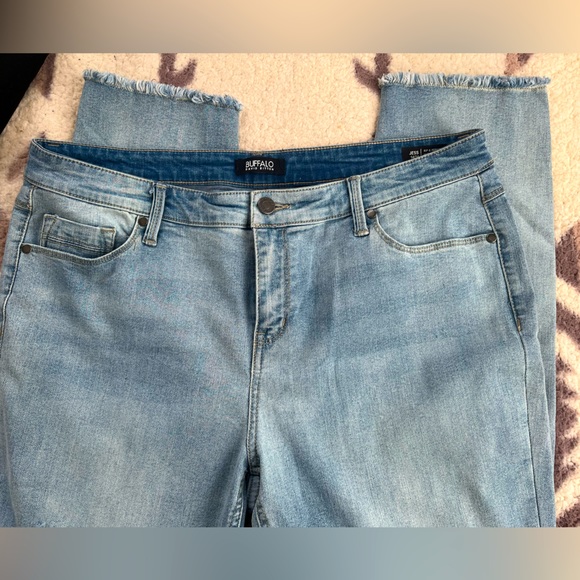 ❌SOLD❌Size 14 Buffalo Rip & Repair Mid-Rise Skinny Jeans - Distressed Cut - Picture 1 of 7
